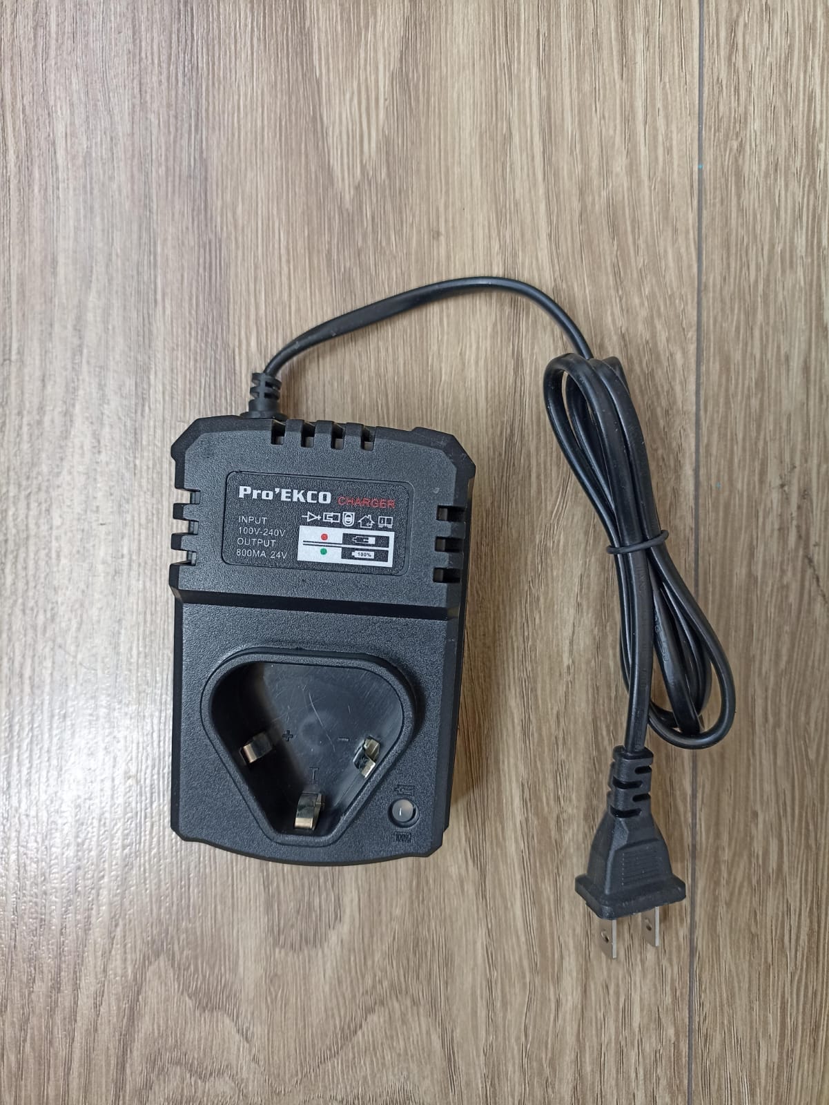 Miniatura 2 de TALADRO INALAMBRICO MAKITA 1802